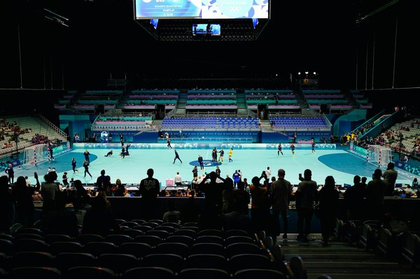 Essential Tips for Sport Bike Riders: Safely Navigating the Road with Larger Vehicles in the UK